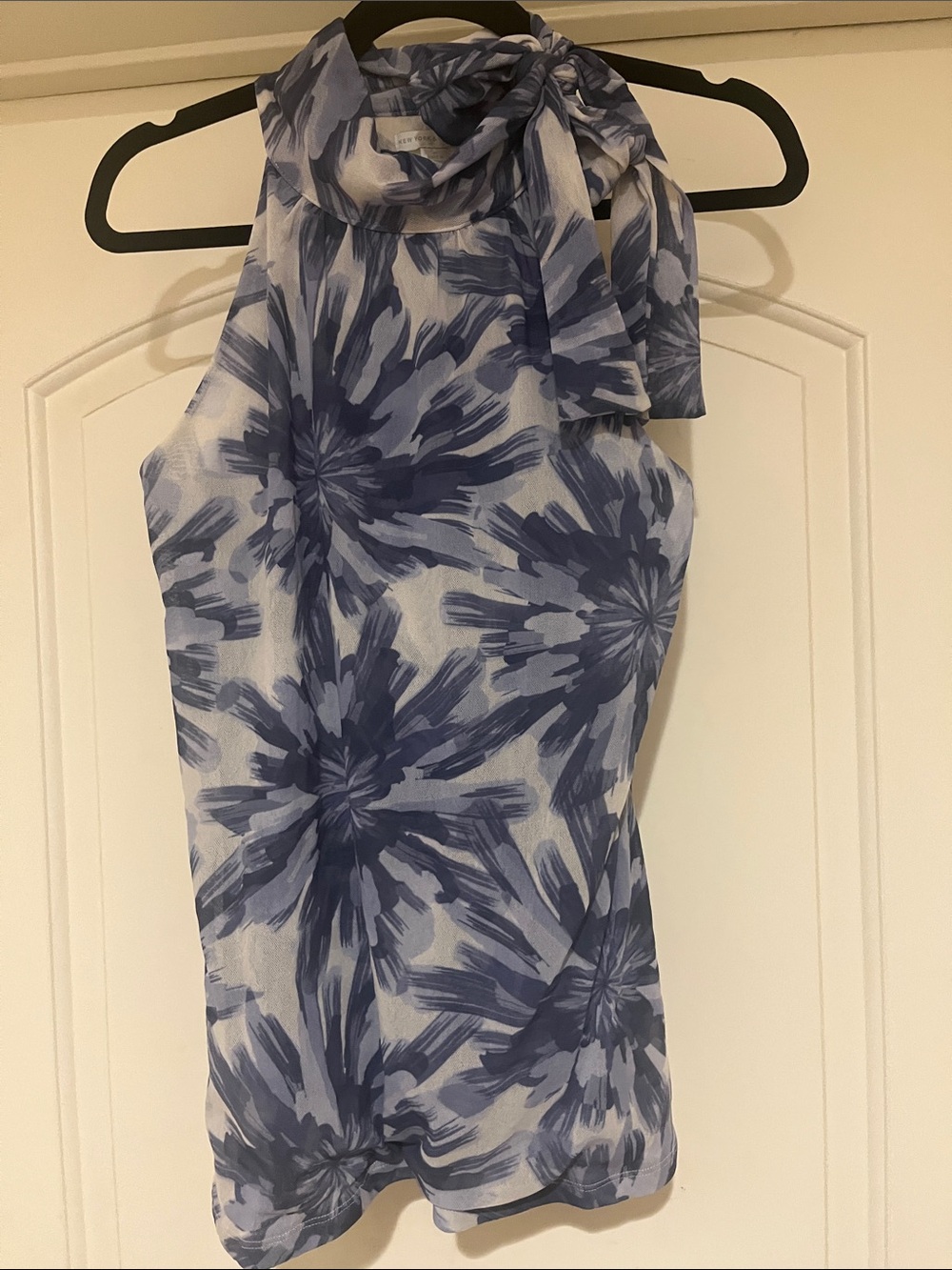 New York & Company White and Blue Floral Tie-Neck Blouse